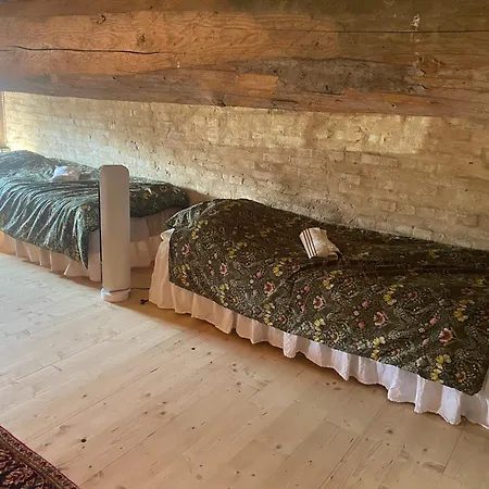 Anno 1782 Unique Romantic Glamping At The Manors Historic Barn Gospodarstwo wiejskie Arnager